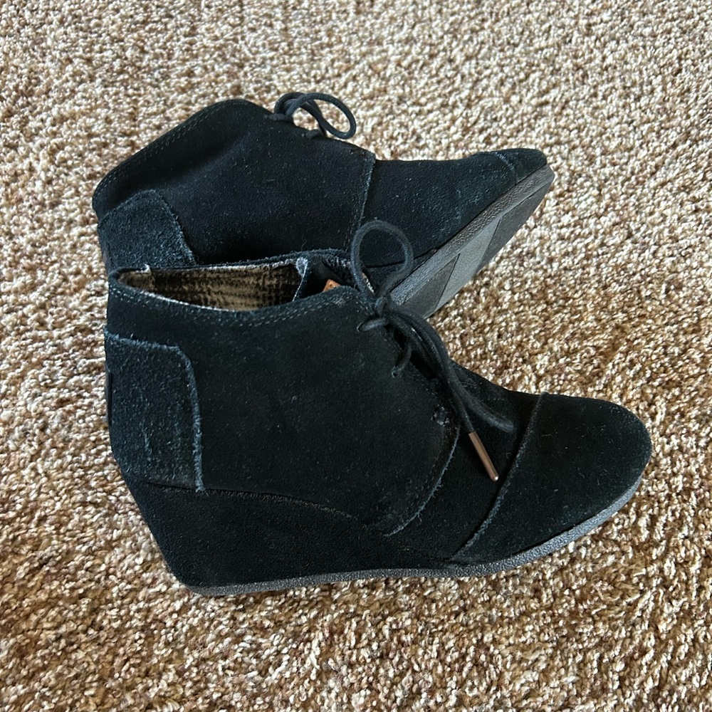 Toms black tie up wedges